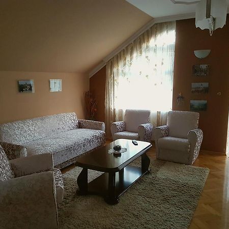 Apartment Cace Kumanovo Exteriör bild