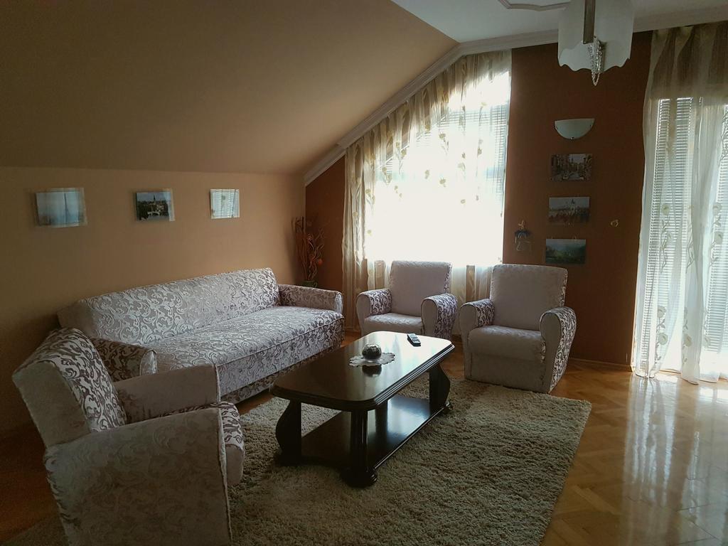 Apartment Cace Kumanovo Exteriör bild